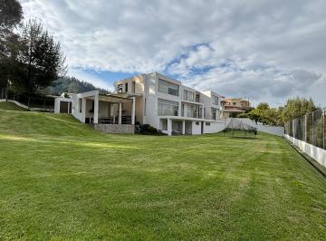 Casa de 4 habitaciones, Quito · Renta Casa en Urbanización Rincón del Valle
