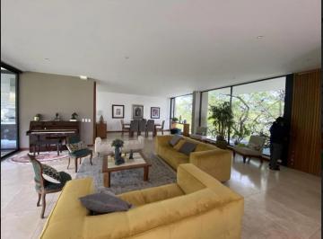 Casa · 498m² · 3 Habitaciones · 10 Estacionamientos · Casa de Lujo en Venta Urb. Arrayanes, Puembo, Jardín + Máster en Pb