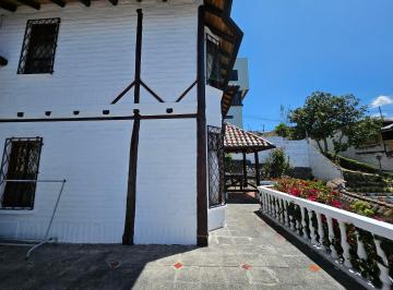Casa de 3 habitaciones, Quito · Valle de Los Chillos, Urb. El Rancho, Venta, Hermosa Casa Estilo Rustico