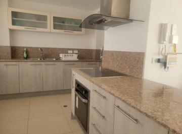Suite · 82m² · 1 Habitación · 1 Estacionamiento · Suite Amplia Amoblada en Cumbaya Dentro de Conjunto