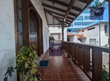 Casa · 260m² · 3 Habitaciones · 2 Estacionamientos · Hermosa Casa de Venta o Alquiler, Conjunto Privado, Cumbayá, Tumbaco