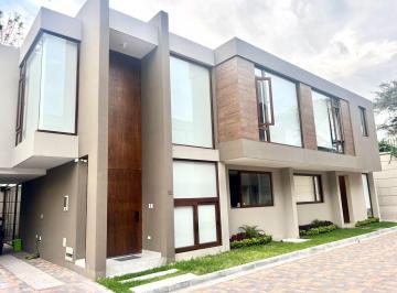 Casa · 182m² · 3 Habitaciones · 2 Estacionamientos · Cumbaya - Sector Santa Ines en Venta Casa a Estrenar en Conjunto 182 m², 3d (Mv)