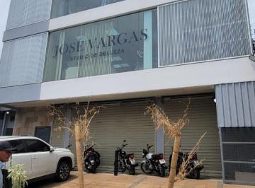 Edificio-Hotel-Fabrica de 8 habitaciones, Guayaquil · En Venta Estratégico Edificio en La Av Víctor Emilio Estrada, Urdesa Central
