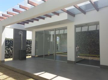 Casa de 3 habitaciones, Quito · Linda Casa de Venta o Renta en Cumbaya