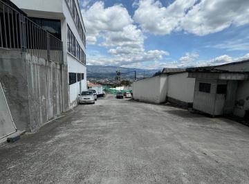 Bodega-Galpón , Quito · Galpón de 1595 m² en Renta - Sector Autopista General Rumiñahui