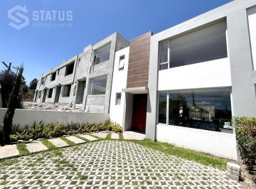Casa · 113m² · 3 Habitaciones · 2 Estacionamientos · Venta de Casa con Acceso Inmediato a Av Simón Bolívar