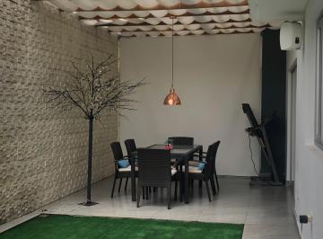 Casa de 4 habitaciones, Quito · Casa en Venta Armenia