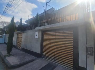 Casa de 4 habitaciones, Quito · Re/max Futuro Vende Casa Full Remodelada 481 m² Pinar Bajo Urbanizacion Mexterior