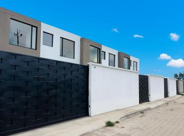 Casa de 3 habitaciones, Quito · Vive Entre Puembo y Pifo Casas Vip Desde $96.420 Excelente Ubicación