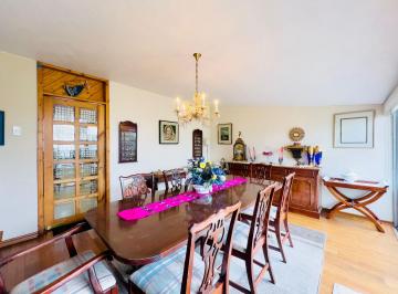 Casa de 4 habitaciones, Quito · Casa Patrimonial en Venta – González Suárezelegancia, Amplitud y Potencial en Uno de Los Sectores