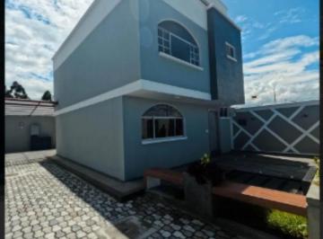 Casa de 5 habitaciones, Quito · Oportunidad Única en El Valle de Los Chillos - Casa a Estrenar con 2 Terrenos con Planos Aprobados