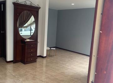 Casa de 3 habitaciones, Cuenca · Bonita Casa en Venta