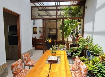 Casa de 5 habitaciones, Cuenca · Vendo Hermosa Casa Sector Garaicoa $169.000