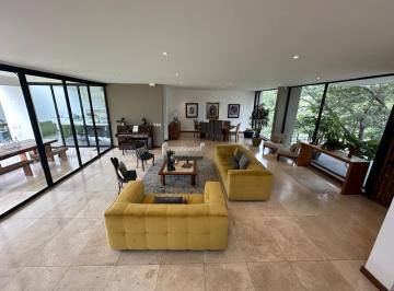 Casa · 1285m² · 3 Habitaciones · 4 Estacionamientos · Casa de Lujo en Alquiler en Arrayanes 498 m², Jardín Amplio
