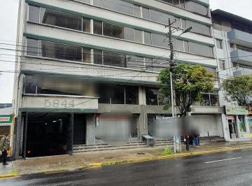 Edificio-Hotel-Fabrica de 50 habitaciones, Quito · Se Vende Edificio Sector Av 10 de Agosto y Pereira.