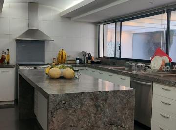 Casa de 4 habitaciones, Quito · Venta o Renta de Casa con 737 m² de Terreno, 4 Recámaras en Venta Excelente Urbanización