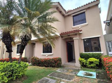 Casa de 3 habitaciones, Guayaquil · Urbanización Privada, Sobre La Vía a Samborondón, Cerca de Vía a Salitre