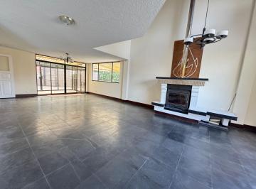 Casa de 4 habitaciones, Quito · Casa de Venta Mas Suite Duplex Urb. Campo Alegre 450 m $590.000