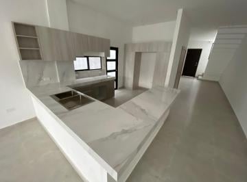 Casa de 3 habitaciones, Guayaquil · Se Vende Linda Casa Puerto Azul