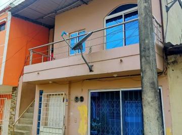 Casa · 167m² · 4 Habitaciones · Se Vende Propiedad en Huancavilca Norte