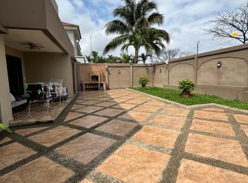 Casa de 4 habitaciones, Guayaquil · Casa de Oportunidad en Linda Urbanización