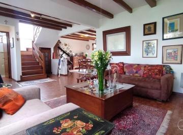 Casa de 4 habitaciones, Quito · Casa Campestre de Venta No Adosada/ Sector La Viña!