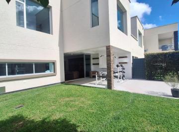 Casa · 356m² · 5 Habitaciones · 2 Estacionamientos · Venta Casa Sector Puembo