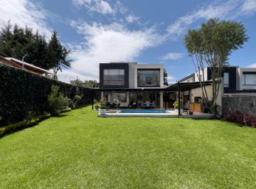 Casa de 4 habitaciones, Quito · En El Mejor Sector de Tumbaco Hermosa Casa con Piscina (Sector La Cerámica)