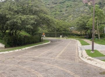 Terreno / Lote · 1m² · Terreno de Venta en La Urbanización La Viña, Dentro de San Antonio de La Viña
