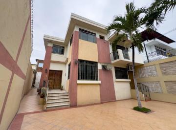 Oficina comercial · 294m² · 5 Habitaciones · Venta de Casa Unifamiliar en Manta