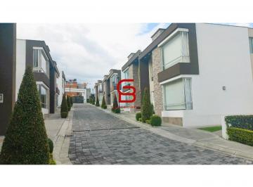 Casa · 240m² · 4 Habitaciones · 2 Estacionamientos · Vendo Casa 3 o 4 Dorm. a 7 Minutos de La Udla Park Nayón
