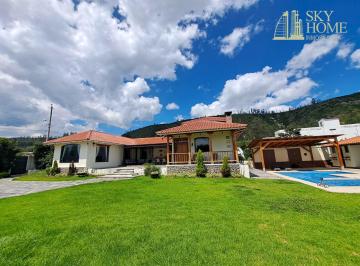 Casa de 5 habitaciones, Quito · Quinta en Venta en Guayllabamba | Piscina, Jardín y Casa de Huéspedes