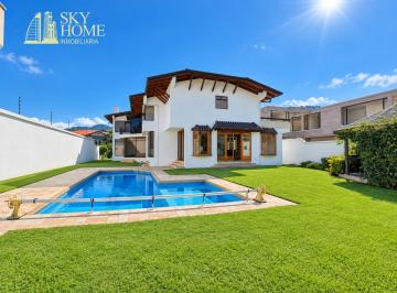 Casa de 4 habitaciones, Quito · Casa de Lujo con Piscina y Amplio Jardín en Jardines del Este, Cumbayá