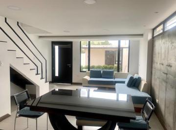 Casa · 87m² · 2 Habitaciones · 1 Estacionamiento · Vs Autopista Gral Rumiñahui, Vendo Casa Vip 2d 87 m² Terraza Propia 60 m²