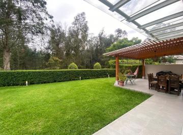 Casa de 3 habitaciones, Quito · Casa de 384 m² con 3 Habitaciones de Venta en Nayón - Tanda