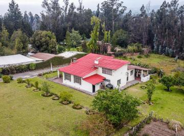 Quinta vacacional de 4 habitaciones, Quito · Se Vende Hermosa Quinta en San José de Puembo