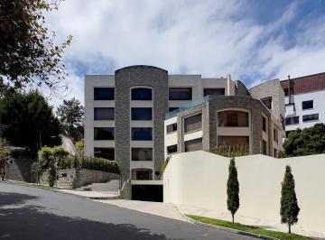 Departamento · 338m² · 4 Habitaciones · 3 Estacionamientos · Departamento Dúplex en Venta en Bellavista, Quito