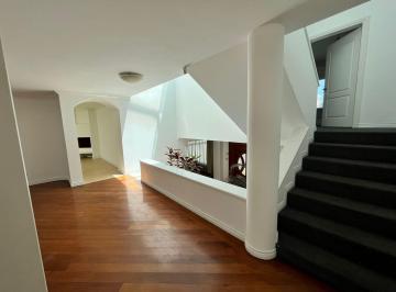 Casa de 3 habitaciones, Quito · Vende Casa Amplia en El Sector de Ponceano de Tres Dorm.