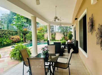 Casa de 3 habitaciones, Guayaquil · Samborondon Linda Casa en Venta Km 6 Amoblada!