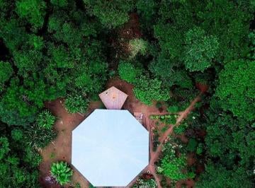 Edificio-Hotel-Fabrica · 1666m² · 18 Habitaciones · 15 Estacionamientos · Vendo Ecolodge en La Amazonia Ecuatoriana, Precio de Oportunidad!