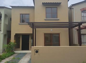 Casa de 4 habitaciones, Guayaquil · Casa de Estreno en Urbanización La Rioja - Etapa Bolonia - 4 Dorm. (W. Y)