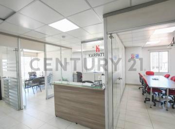 Oficina comercial · 75m² · 2 Estacionamientos · Oficina Amoblada en Venta Edificio Royal Business