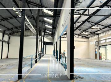 Bodega-Galpón · 3500m² · 20 Habitaciones · 9 Estacionamientos · Renta Galpon Industrial Sector Panamericana Norte