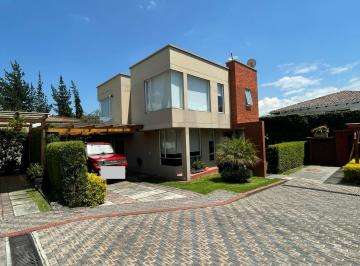 Casa de 3 habitaciones, Quito · Hermosa Casa en Conjunto Lumbusi Amplia Iluminada