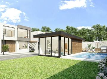 Casa de 3 habitaciones, Quito · Casas Independientes con Muy Buenas Areas Comunales. Piscina, Areas Verdes