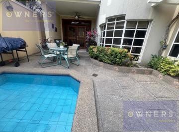 Casa · 300m² · 4 Habitaciones · 2 Estacionamientos · Venta Casa Esquinera Piscina Puerto Azul (Jlr)