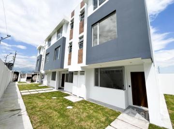 Casa · 110m² · 3 Habitaciones · 1 Estacionamiento · Venta de Casa, Sector Sangolquí - ¡Aplica Crédito Miti - Miti o Vip!