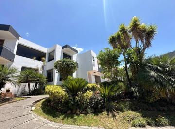 Casa · 250m² · 4 Habitaciones · 2 Estacionamientos · Vendo Casa de Oportunidad, Cumbaya