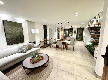 Casa · 148m² · 3 Habitaciones · 2 Estacionamientos · Casa en Venta en Conjunto Privado en Tumbaco