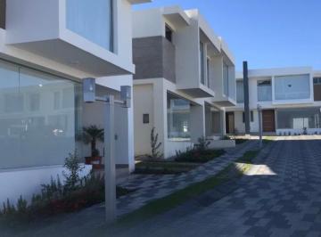 Casa · 271m² · 4 Habitaciones · 3 Estacionamientos · Venta Casa en Tumbaco La Cerámica Conjunto Residencial Provenza Sobre Av Ruta Viva
